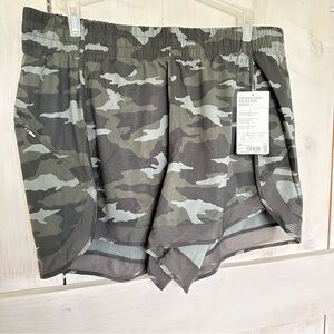Athleta Printed Mesh Racer Run Short 4” 1XL Green Camo Built-in Brief Pocket NWT